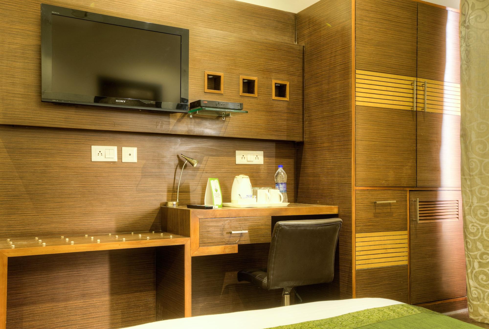 Treebo White Castle, Gurgaon Hotel Exterior foto